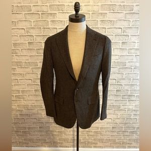 48R (38R US). Brown herringbone. Unfinished sleeves comes with buttons. Lined.